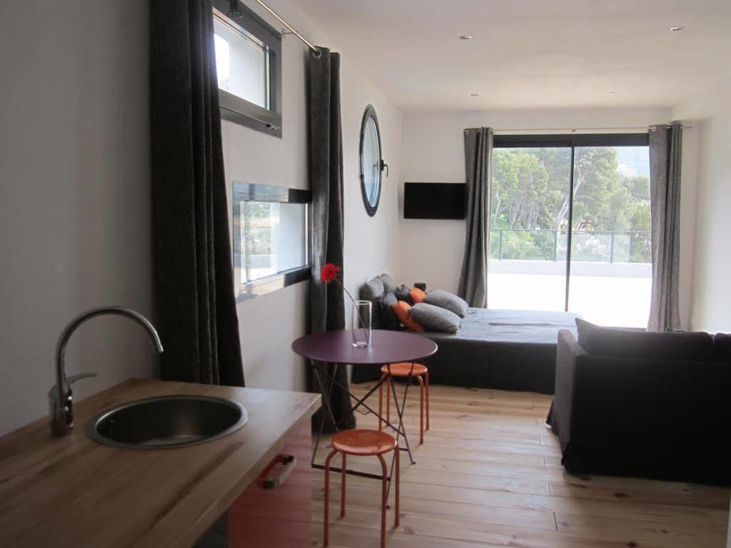By Cassis Chambre Privee Dans Maison Familiale Exterior foto